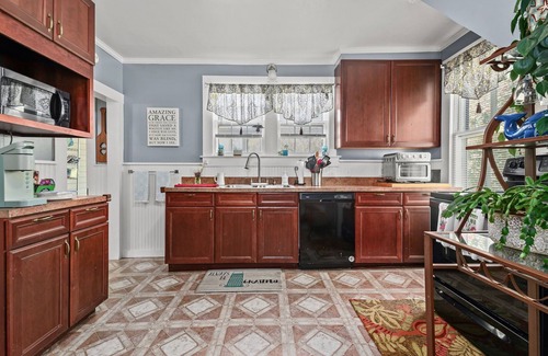 Birdsnest Casa | Shore Refections - historic charm just minutes from the beach!