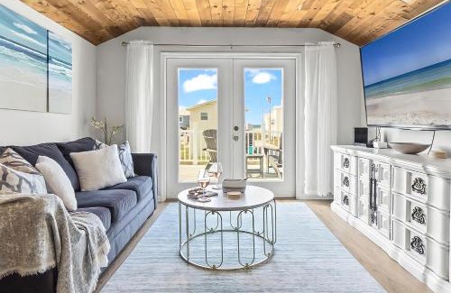 Fort Morgan Casa | Shore Reflections - Seaside Haven - Just Steps to the Shore, 2 King & Games