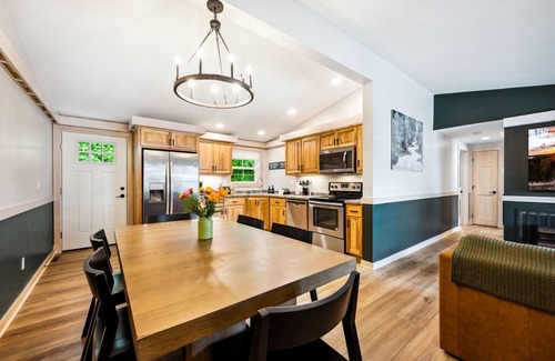 Fish Creek Casa | Shore Suite | Downtown Fish Creek ~ Dog-friendly