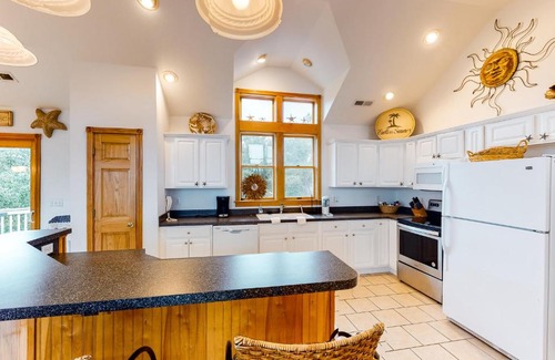 Corolla Light Casa | Shore to Please 6