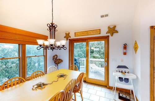 Corolla Light Casa | Shore to Please 6