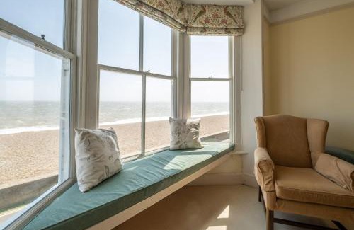 Aldeburgh Casa | Shore View, Aldeburgh - A lovely Seafront House on famous Crag Path with uninterrupted Beach Views - Aldeburgh Coastal Cottages