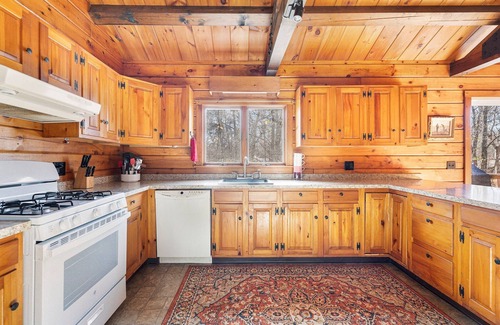 Charlestown Cabina | Shoreline Cabin - trails, beach, lake, salt pond