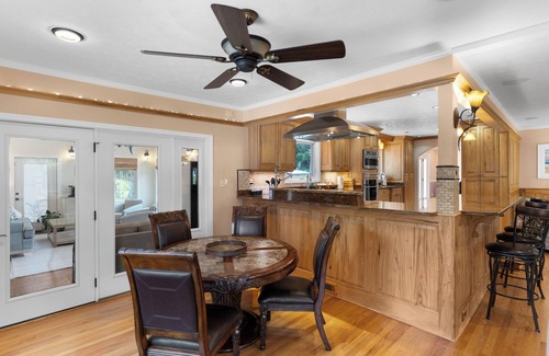 Morehead City Casa | Shoreline Estate-5BR Pool Retreat w/ Chef's Kitchen