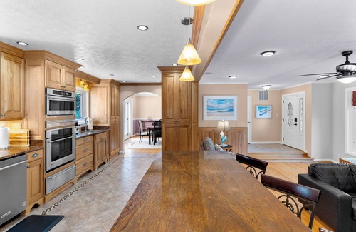 Morehead City Casa | Shoreline Estate-5BR Pool Retreat w/ Chef's Kitchen