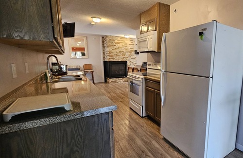 Confluence Casa | Shoreline Estates - Upper Apartment