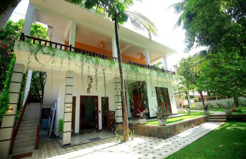 Nilwella Casa | Shoreline House Hiriketiya