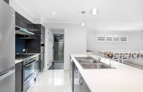 Fingal Bay Casa | Shoreline Retreat - A haven for relaxation and family fun