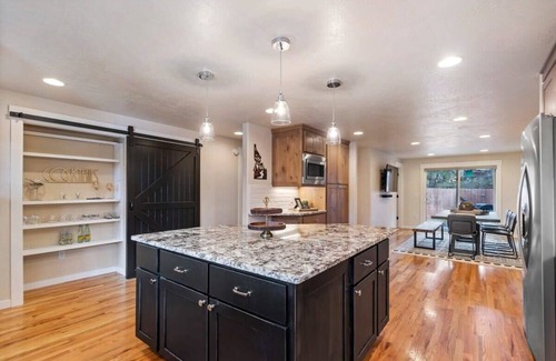 Coeur d'Alene Casa | Shoreline Retreat - Luxury Home in Sanders Beach
