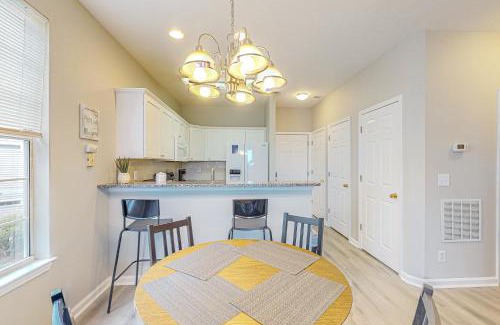 Carolina Forest Apartamento | Shoreline Serenity at River Oaks