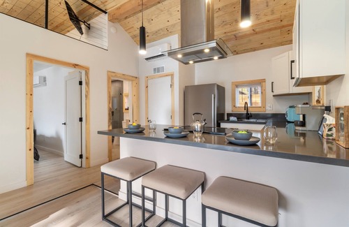 Pinetop-Lakeside Cabaña | Shoreline Village Cabin 3