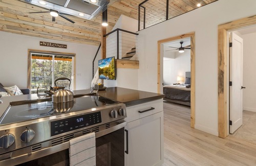 Pinetop-Lakeside Cabaña | Shoreline Village Cabin 3