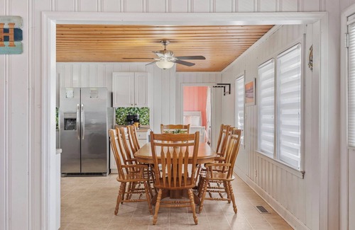 Atlantic Beach Casa | Short 1/4 mile walk to beach access in beautiful North Myrtle Beach!
