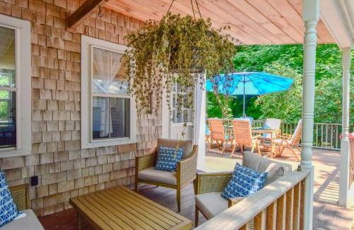 Orleans Casa | Short drive to town and popular beaches