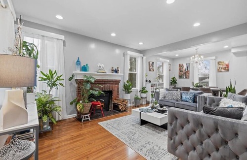 Coral Hills Casa | Short Drive to Capitol Hill-Convenient MD Homestay