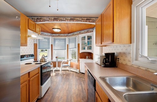 Westerly Casa | Short drive to Westerly Beaches. Includes a beach parking pass.