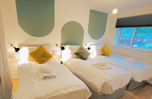 Holbeck Casa | Monthly stays✪3 bedrooms ✪Homevy Relocations✪