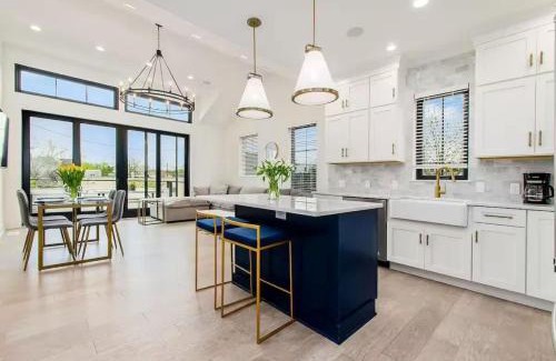 Italian Village Casa | Short North Convention Garage Parking!