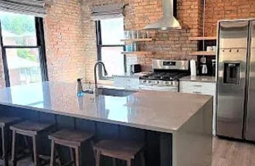 Italian Village Casa | Short North - Free Parking - Prime Location