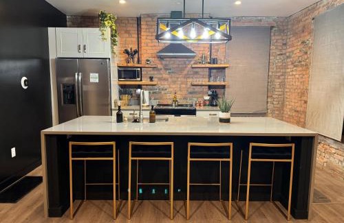 Italian Village Casa | Short North - Free Parking - Prime Location