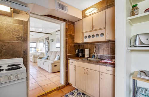 Flagler Beach Casa | Short Stroll to Beach | Dog-Friendly Free Parking Ocean Views | Close to Dining & Shops | Free Wi