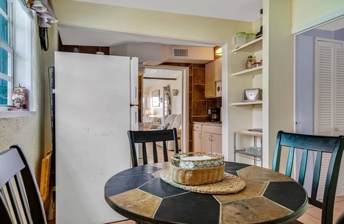 Flagler Beach Casa | Short Stroll to Beach | Dog-Friendly Free Parking Ocean Views | Close to Dining & Shops | Free Wi