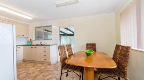 Woorim Casa | Short Stroll to Surf Beach - North Street, Woorim