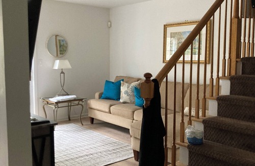 Berkeley Heights Casa | Short term 3 month rental in Berkeley Heights - Charming 2-bed townhome