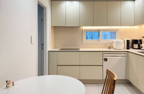Seongsu Apartamento | [Short-term rent]1316sqft Seongsu-Dong Luxury 2B2B APT with dress room, king bed