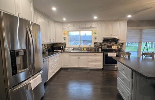 Niagara Falls Casa | Short Term Vacation Rental In Niagra Falls Minutes From Fall Entire House