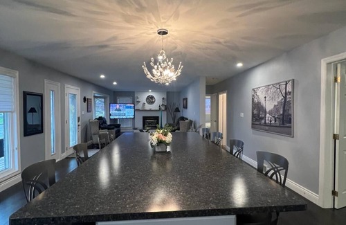 Niagara Falls Casa | Short Term Vacation Rental In Niagra Falls Minutes From Fall Entire House