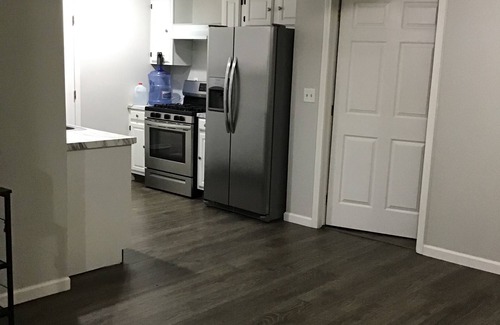 Schuylerville Apartamento | Short term vacation, Belmont, Saratoga race track, 2 bed, 1 bath apartment.