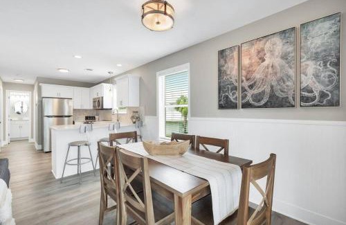 Seagrove Beach Apartamento | Short walk or shuttle to wide open public beach!