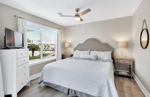 Seagrove Beach Apartamento | Short walk or shuttle to wide open public beach!