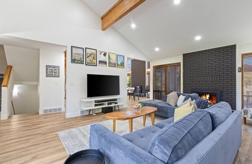 South Snyderville Basin Casa | Short walk to the Canyons Cabriolet, Private Hot Tub