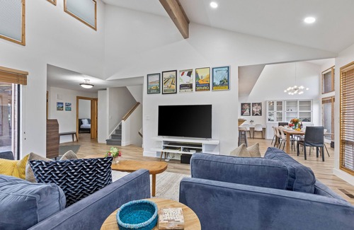 South Snyderville Basin Casa | Short walk to the Canyons Cabriolet, Private Hot Tub
