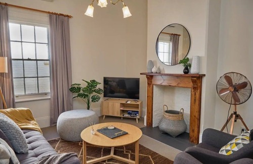 Norwood Cabaña | Short Walk to The Parade and Norwood Oval