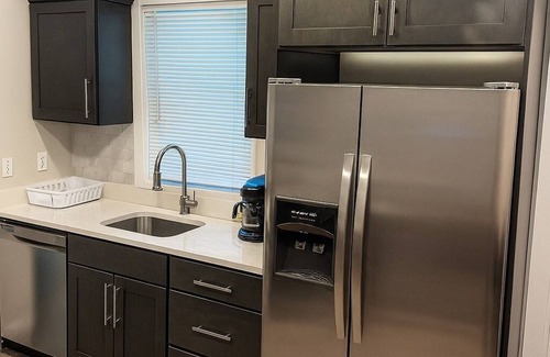 New Haven Casa | Short Walk to Yale | 4BR| Laundry|WiFi