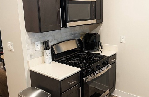 New Haven Casa | Short Walk to Yale | 4BR| Laundry|WiFi