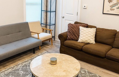 New Haven Casa | Short Walk to Yale | 4BR| Laundry|WiFi