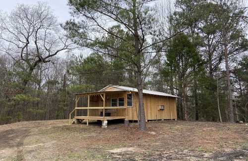 Holy Trinity Cabina | Shotgun Cabin at the Pond