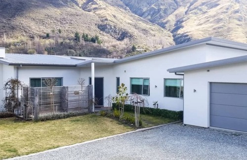 Arthur's Point Casa | Shotover River 2 Bedrooms Luxury