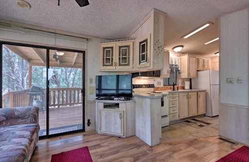 Show Low Casa | Show Low Home with Deck and Grill - 13 Mi to Hon-Dah!