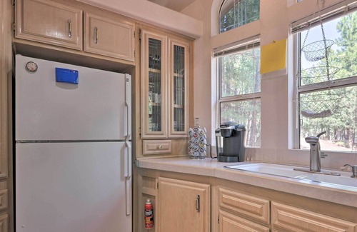 Show Low Casa | ¡NUEVO! Show Low Cabin w / Hot Tub, 13 Mi to Hon-Dah!