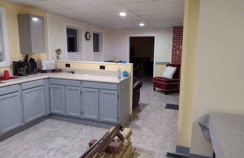 Little City Casa | Showpiece 1 BR Apt, Nice Kit, Laun, LR, Office. Brand new everything. A WOW!