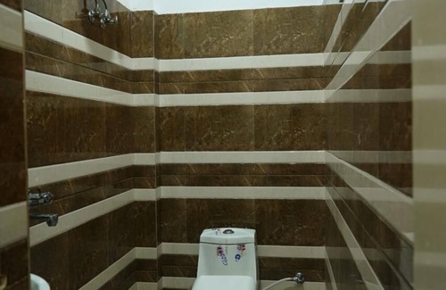 Varanasi Hotel | Shree Puram Guest House