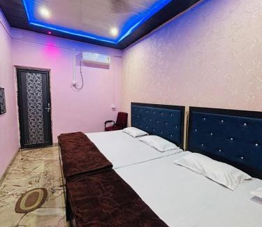 Varanasi Hotel | Shree S B Guest House