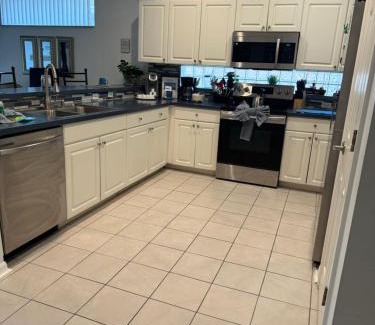 Sunset Lakes Casa | Shrek's Hideout! - 5 min from Disney!