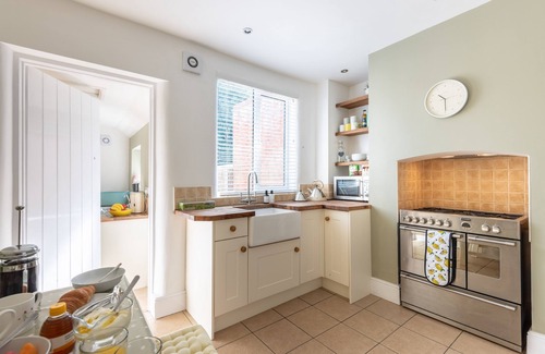 Shifnal Cabaña | Shrewsbury Fields - a holiday let that sleeps 5 guests in 3 bedrooms