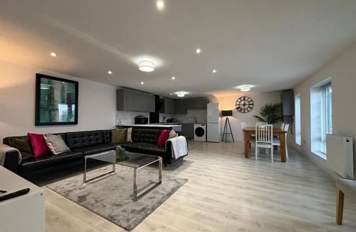 Shrewsbury Casa | Shrewsbury House, 3 En-Suites